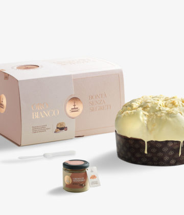 Emballage du Panettone Fiasconaro Oro Bianco de My Little Italy, accompagné de sa crème d'amandes et de sa spatule.