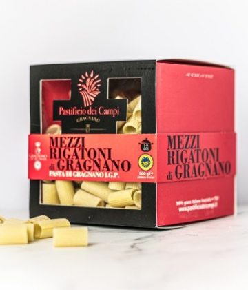 Paquet de 500g de Mezzi Rigatoni di Gragnano IGP, des pâtes artisanales italiennes parfaites pour vos sauces, présentées par My Little Italy.