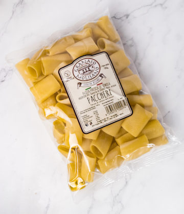 Frische Paccheri-Nudeln, die an die Schönheit von Molise erinnern, 500g-Packung.