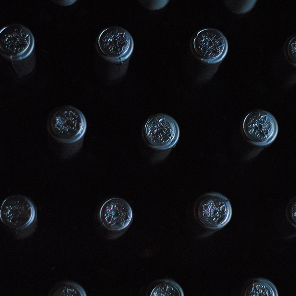 photo d'un ensemble de vins italiens en bouteille