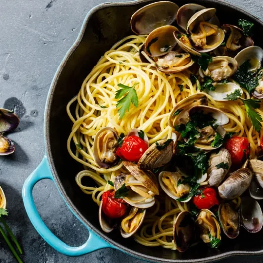 🍝✨ Découvrez les Secrets des Spaghetti alle Vongole Parfaits en 10 Minutes ! 